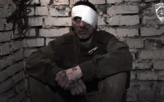 Наші воїни взяли у полон російського командира у Харківській області. ВIДЕО Наші-воїни-взяли-у-полон-російського-командира-у-Харківській-області.-ВiДЕО