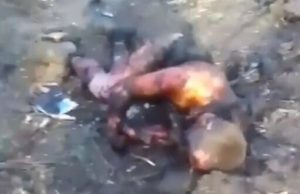 Уцілілий окупант йде на евакуацію і фільмує результат наступу свого підрозділу: “П#зда – вся полка... Уцілілий-окупант-йде-на-евакуацію-і-фільмує-результат-наступу-свого-підрозділу:-“П#зда-–-вся-полка.