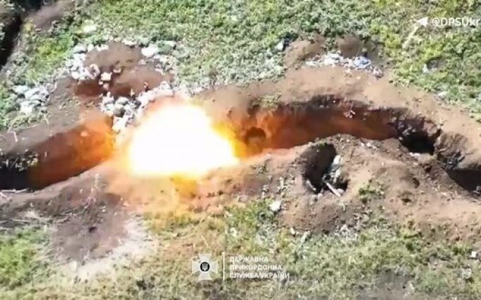 Прикордонники ліквідували 6 окупантів і ще 2 поранили на Сіверському напрямку. ВIДЕО Прикордонники-ліквідували-6-окупантів-і-ще-2-поранили-на-Сіверському-напрямку.-ВiДЕО