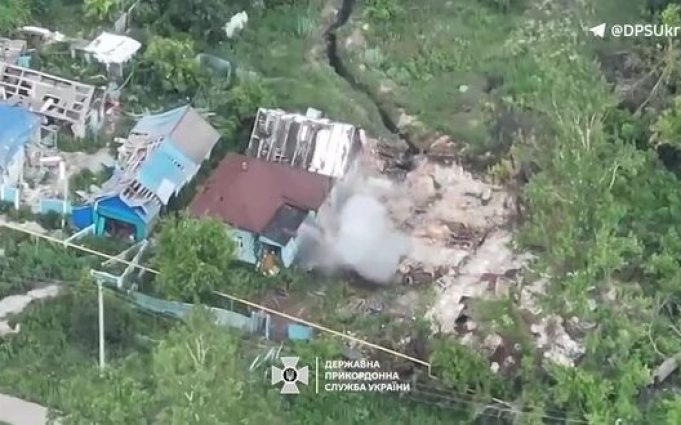 Прикордонники ліквідували двох окупантів на Вовчанському напрямку. ВIДЕО Прикордонники-ліквідували-двох-окупантів-на-Вовчанському-напрямку.-ВiДЕО