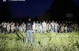 €300 тис. за перетин кордону: на Одещині 24 чоловіки планували незаконно потрапити до Молдови, –... e300-тис-за-перетин-кордону:-на-Одещині-24-чоловіки-планували-незаконно-потрапити-до-Молдови,-–.