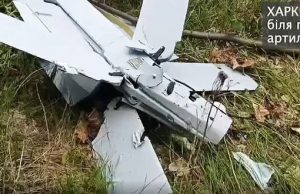 На Харківщині за допомогою РЕБ “Ай-Петрі” нейтралізували російський ударний дрон “Ланцет”. ВIДЕО На-Харківщині-за-допомогою-РЕБ-“Ай-Петрі”-нейтралізували-російський-ударний-дрон-“Ланцет”.-ВiДЕО