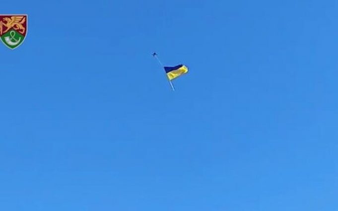 В одному з населених пунктів Росії наші єгері-десантники встановили прапор України. ВIДЕО В-одному-з-населених-пунктів-Росії-наші-єгері-десантники-встановили-прапор-України.-ВiДЕО