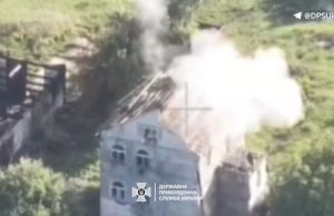 Прикордонники знищили ворожу техніку та ліквідували окупантів на Харківському напрямку. ВIДЕО Прикордонники-знищили-ворожу-техніку-та-ліквідували-окупантів-на-Харківському-напрямку.-ВiДЕО