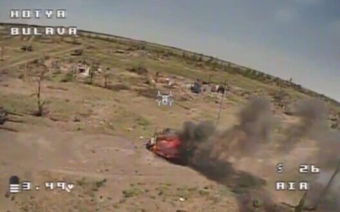 Дрон-камікадзе “Дикі шершні” знищив гольфкар окупантів. ВIДЕО Дрон-камікадзе-“Дикі-шершні”-знищив-гольфкар-окупантів.-ВiДЕО