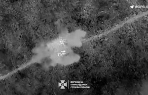 Прикордонники влучними скидами боєприпасів нищать окупантів на Сіверському напрямку. ВIДЕО Прикордонники-влучними-скидами-боєприпасів-нищать-окупантів-на-Сіверському-напрямку.-ВiДЕО