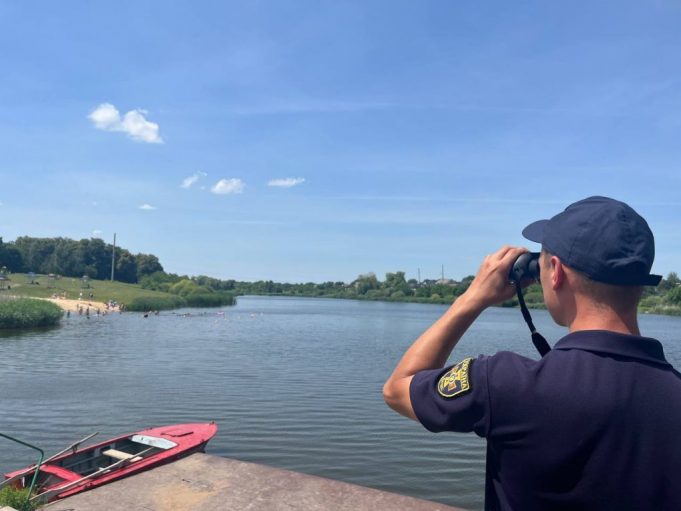 Фахівці ДСНС провели рейдові заходи по водних об’єктах Нововолинської громади