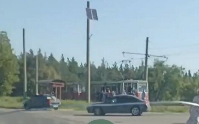 У Бєлгороді та області стався блекаут: “Электричества нет, трамваи стали, люди идут пешком”. ВIДЕО У-Бєлгороді-та-області-стався-блекаут:-“Электричества-нет,-трамваи-стали,-люди-идут-пешком”.-ВiДЕО