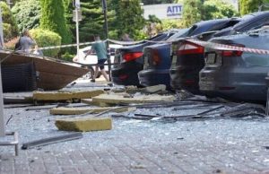 Ранкова атака РФ на Дніпро: 4 людини загинули, 27 – постраждали. ВІДЕО+ФОТОрепортаж Ранкова-атака-РФ-на-Дніпро:-4-людини-загинули,-27-–-постраждали.-ВІДЕО+ФОТОрепортаж