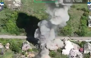 Воїни 10 ОГШБр знищили екіпаж управління БпЛА противника та польовий склад БК. ВIДЕО Воїни-10-ОГШБр-знищили-екіпаж-управління-БпЛА-противника-та-польовий-склад-БК.-ВiДЕО