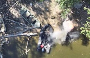 Бійці 36 ОМБр уразили човни російських загарбників, які десантувалися на Херсонщині.ВІДЕО Бійці-36-ОМБр-уразили-човни-російських-загарбників,-які-десантувалися-на-Херсонщині.ВІДЕО