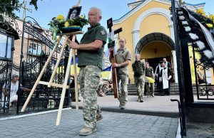 Нововолинська громада попрощалася із Захисником України Михайлом Лисом Нововолинська-громада-попрощалася-із-Захисником-України-Михайлом-Лисом