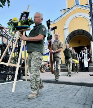 Нововолинська-громада-попрощалася-із-Захисником-України-Михайлом-Лисом