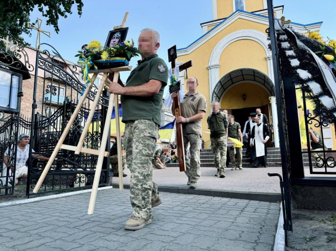 Нововолинська громада попрощалася із Захисником України Михайлом Лисом Нововолинська-громада-попрощалася-із-Захисником-України-Михайлом-Лисом