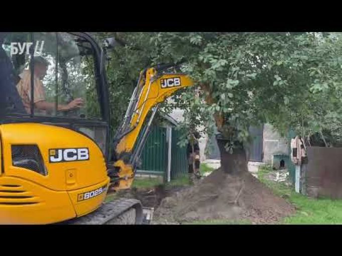У Володимирі на вулиці Стуса прокладають водогін (ВІДЕО) У Володимирі на вулиці Стуса прокладають водогін (ВІДЕО)