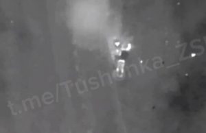 Воїни 93 ОМБр ліквідували окупанта влучним скидом боєприпасу на Бахмутському напрямку. ВIДЕО Воїни-93-ОМБр-ліквідували-окупанта-влучним-скидом-боєприпасу-на-Бахмутському-напрямку.-ВiДЕО