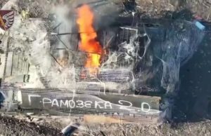 Російський танк-сарай знищили Таврійські десантники у районі Новомихайлівки. ВIДЕО Російський-танк-сарай-знищили-Таврійські-десантники-у-районі-Новомихайлівки.-ВiДЕО