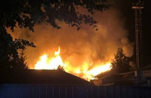 У Курській області палає завод низьковольтної апаратури через атаку дронів. ВІДЕО+ФОТОрепортаж У-Курській-області-палає-завод-низьковольтної-апаратури-через-атаку-дронів.-ВІДЕО+ФОТОрепортаж