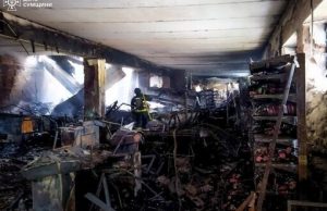 На Сумщині ліквідували пожежу, яку спричинив російський авіаудар. ВІДЕО+ФОТОрепортаж На-Сумщині-ліквідували-пожежу,-яку-спричинив-російський-авіаудар.-ВІДЕО+ФОТОрепортаж