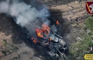 Бійці 79 ОДШБр знищили російський танк та ворожу піхоту. ВIДЕО Бійці-79-ОДШБр-знищили-російський-танк-та-ворожу-піхоту.-ВiДЕО