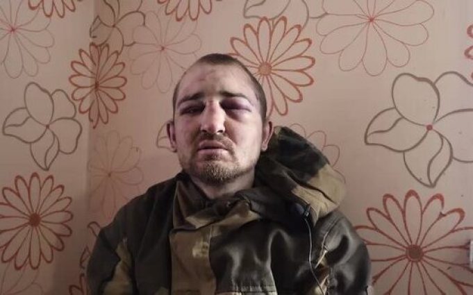 Безграмотний окупант про російські “м’ясні” штурми: “Если не шли, – сзади начинали расстреливать”. ВIДЕО Безграмотний-окупант-про-російські-“м’ясні”-штурми:-“Если-не-шли,-–-сзади-начинали-расстреливать”.-ВiДЕО
