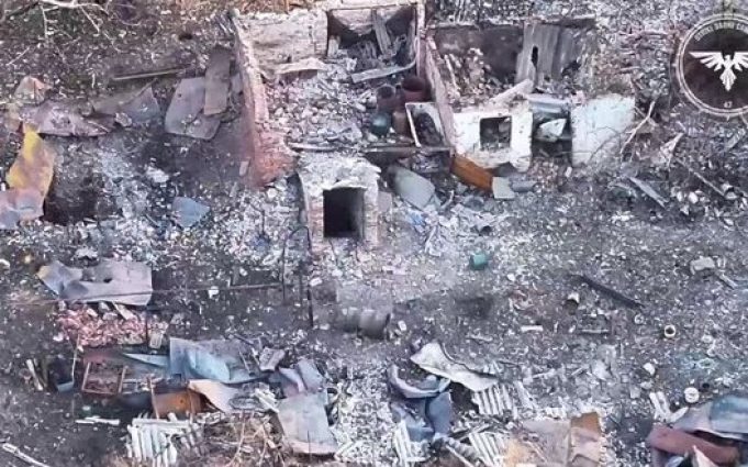 Воїни 47 ОМБр ліквідували окупантів у підвалі ударом 4 кілограмів фугасу. ВIДЕО Воїни-47-ОМБр-ліквідували-окупантів-у-підвалі-ударом-4-кілограмів-фугасу.-ВiДЕО