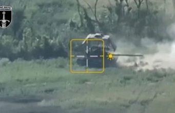 Українські захисники знищили ворожу бронетехніку разом з танковим екіпажем. ВIДЕО Українські-захисники-знищили-ворожу-бронетехніку-разом-з-танковим-екіпажем.-ВiДЕО