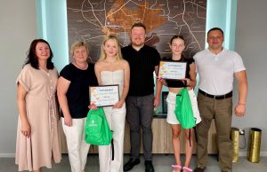 Міський голова привітав випускників, які склали НМТ на максимальний бал Міський-голова-привітав-випускників,-які-склали-НМТ-на-максимальний-бал