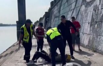 Обрив троса на атракціоні в Києві: Тіло хлопця дістали з Дніпра. ВІДЕО+ФОТОрепортаж Обрив-троса-на-атракціоні-в-Києві:-Тіло-хлопця-дістали-з-Дніпра.-ВІДЕО+ФОТОрепортаж