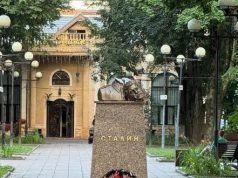 У РФ за знесення голови з бюста Сталіна розпочали кримінальне провадження. ВІДЕО+ФОТО У-РФ-за-знесення-голови-з-бюста-Сталіна-розпочали-кримінальне-провадження.-ВІДЕО+ФОТО