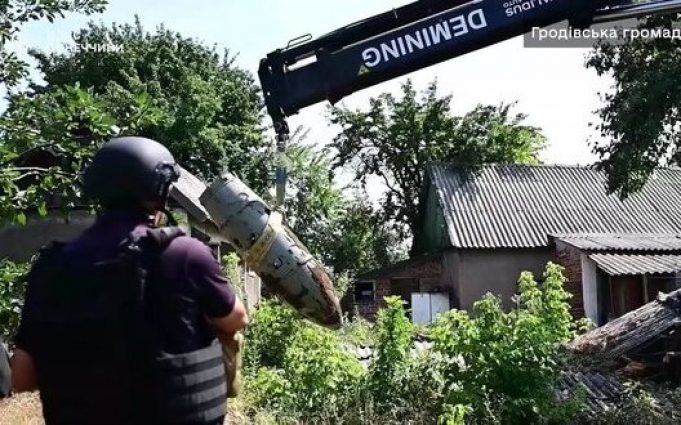 Сапери знешкодили російську авіабомбу ФАБ-500 на Донеччині, – ДСНС. ВIДЕО Сапери-знешкодили-російську-авіабомбу-ФАБ-500-на-Донеччині,-–-ДСНС.-ВiДЕО