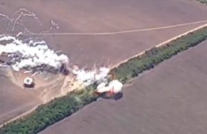 Знищено російський ЗРК “Бук-М1” ударом HIMARS. ВIДЕО Знищено-російський-ЗРК-“Бук-М1”-ударом-himars.-ВiДЕО