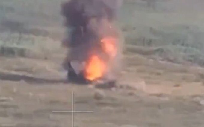 Пряме влучання артснаряду у ворожий танк. ВIДЕО Пряме-влучання-артснаряду-у-ворожий-танк.-ВiДЕО