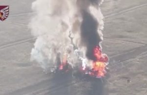 Десантники 79 бригади поцілили з дрона у БМП, яка була начинена ворожим БК. ВIДЕО Десантники-79-бригади-поцілили-з-дрона-у-БМП,-яка-була-начинена-ворожим-БК.-ВiДЕО