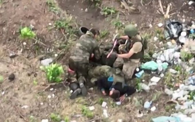 Воїни 30 ОМБр нищать групу піхоти противника, яка збилася у купку. ВIДЕО Воїни-30-ОМБр-нищать-групу-піхоти-противника,-яка-збилася-у-купку.-ВiДЕО