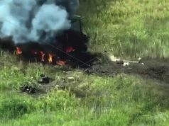 Тіла ліквідованих окупантів розкидані по полю після підриву БМП-2 на міні. ВIДЕО Тіла-ліквідованих-окупантів-розкидані-по-полю-після-підриву-БМП-2-на-міні.-ВiДЕО