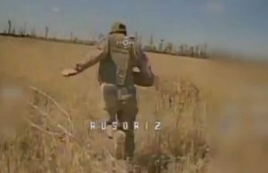 Дрон-камікадзе заганяв у полі окупанта. ВIДЕО Дрон-камікадзе-заганяв-у-полі-окупанта.-ВiДЕО