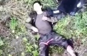 Окупант перев’язав ногу джгутом Есмарха, а потім підірвав себе гранатою. ВIДЕО 18+ Окупант-перев’язав-ногу-джгутом-Есмарха,-а-потім-підірвав-себе-гранатою.-ВiДЕО-18+