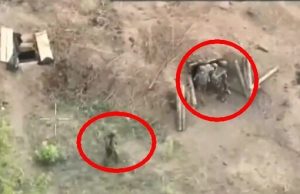 Оператори дронів-камікадзе ліквідували чотирьох окупантів, які ховалися у бліндажі. ВIДЕО Оператори-дронів-камікадзе-ліквідували-чотирьох-окупантів,-які-ховалися-у-бліндажі.-ВiДЕО