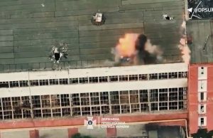 Прикордонники уразили станцію зв’язку російських загарбників на Південному напрямку. ВIДЕО Прикордонники-уразили-станцію-зв’язку-російських-загарбників-на-Південному-напрямку.-ВiДЕО