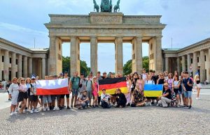 У Нововолинськ повернулися з відпочинку за кордоном три групи дітей У-Нововолинськ-повернулися-з-відпочинку-за-кордоном-три-групи-дітей