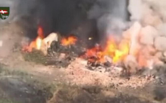 Бійці 14-ї ОМБр дроном знищили склад БК окупантів на Куп’янському напрямку. ВIДЕО Бійці-14-ї-ОМБр-дроном-знищили-склад-БК-окупантів-на-Куп’янському-напрямку.-ВiДЕО