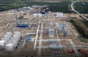 У Республіці Комі РФ горить нафтопереробний завод компанії “Транснефть”, – ЗМІ. ВIДЕО У-Республіці-Комі-РФ-горить-нафтопереробний-завод-компанії-“Транснефть”,-–-ЗМІ.-ВiДЕО