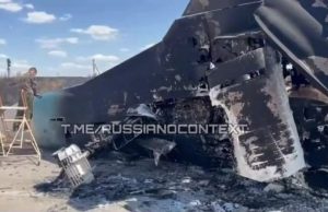 Знищений ворожий літак Су-34 на військовому аеродромі “Морозовськ”. ВIДЕО Знищений-ворожий-літак-Су-34-на-військовому-аеродромі-“Морозовськ”.-ВiДЕО
