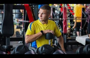 «Життя неймовірно брутальне. Легкого нікому не давалось», – інтерв’ю з рекордсменом України (ВІДЕО) «Життя неймовірно брутальне. Легкого нікому не давалось», – інтерв’ю з рекордсменом України (ВІДЕО)