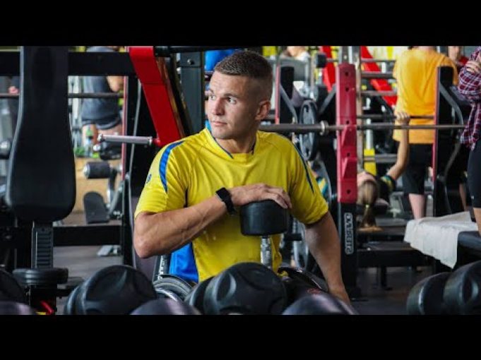 «Життя неймовірно брутальне. Легкого нікому не давалось», – інтерв’ю з рекордсменом України (ВІДЕО) «Життя неймовірно брутальне. Легкого нікому не давалось», – інтерв’ю з рекордсменом України (ВІДЕО)