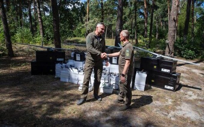 1200 БПЛА та 60 систем РЕБ отримала бригада ТрО від громади Києва, – Кличко. ВІДЕО+ФОТОрепортаж 1200-БПЛА-та-60-систем-РЕБ-отримала-бригада-ТрО-від-громади-Києва,-–-Кличко.-ВІДЕО+ФОТОрепортаж