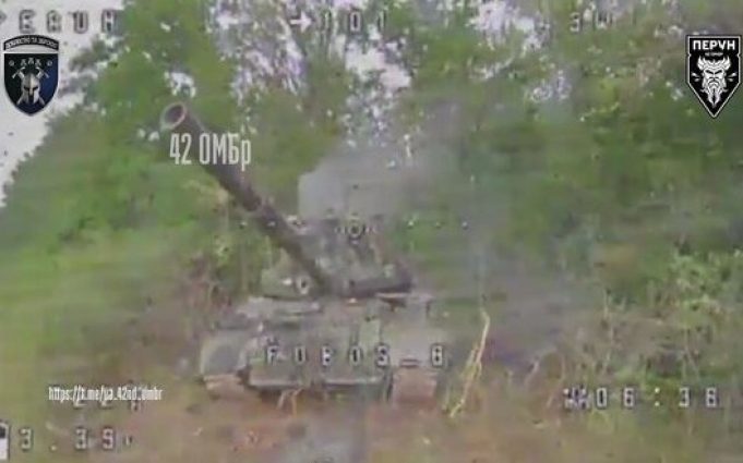 Воїни 42 ОМБр знищили російський танк біля населеного пункту Огірцеве. ВIДЕО Воїни-42-ОМБр-знищили-російський-танк-біля-населеного-пункту-Огірцеве.-ВiДЕО