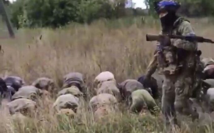 Наші бійці полонили ще близько 20 окупантів у Курській області. ВIДЕО Наші-бійці-полонили-ще-близько-20-окупантів-у-Курській-області.-ВiДЕО