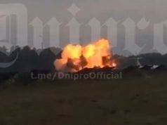Момент влучання дрона по стоянці російських військових літаків. ВIДЕО Момент-влучання-дрона-по-стоянці-російських-військових-літаків.-ВiДЕО